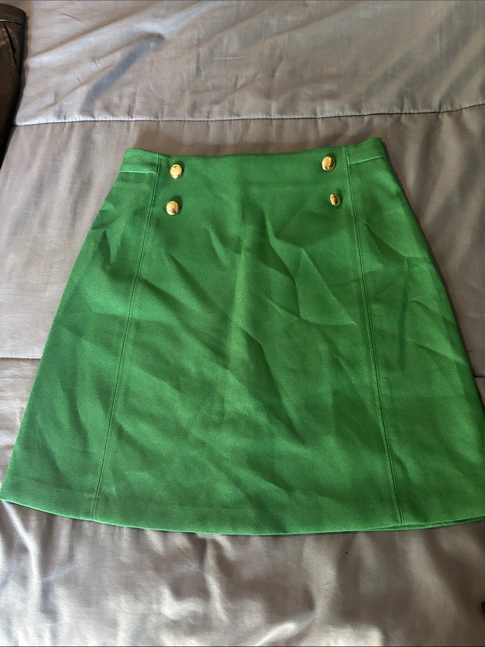 Zara Green A-Line Button Detail Women's Skirt sz xs.